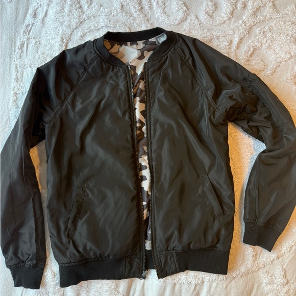 Camo Bomber reversible Jacket. No tag for size - check out measurements. B6 - Picture 7 of 7